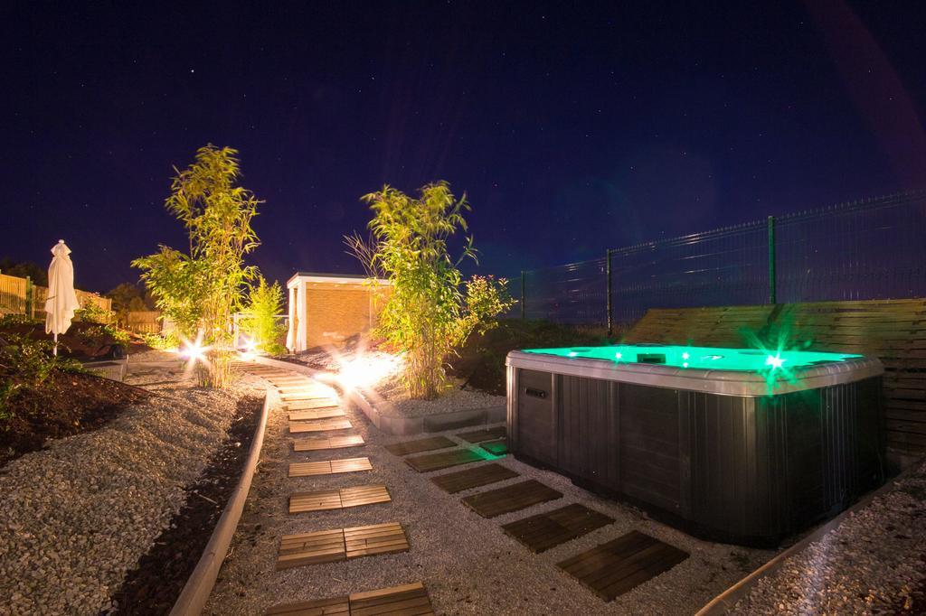 Superior Mobile Homes in Camping Kastanija Novigrad  Bagian luar foto