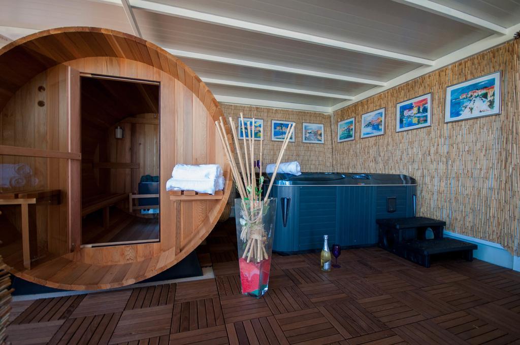 Superior Mobile Homes in Camping Kastanija Novigrad  Bagian luar foto