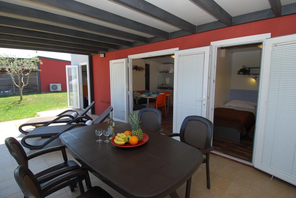 Superior Mobile Homes in Camping Kastanija Novigrad  Bagian luar foto