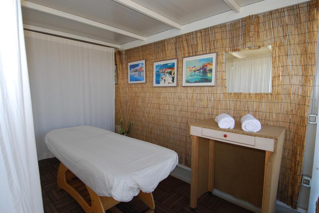Superior Mobile Homes in Camping Kastanija Novigrad  Bagian luar foto