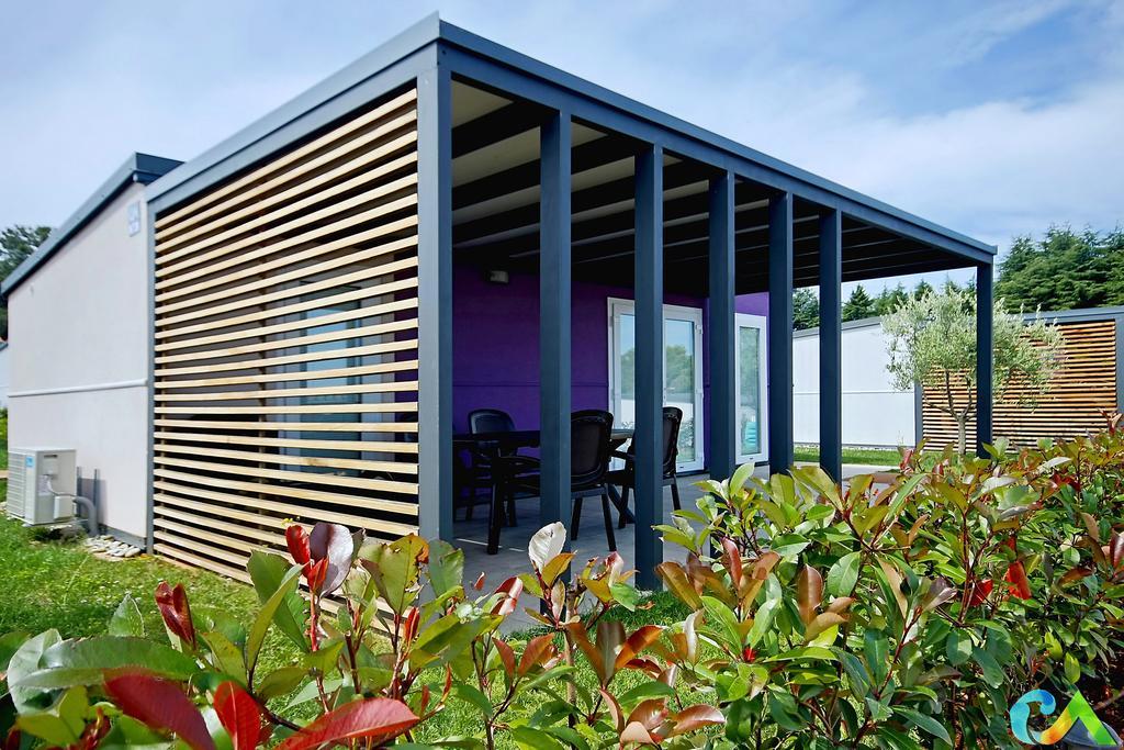 Superior Mobile Homes in Camping Kastanija Novigrad  Bagian luar foto