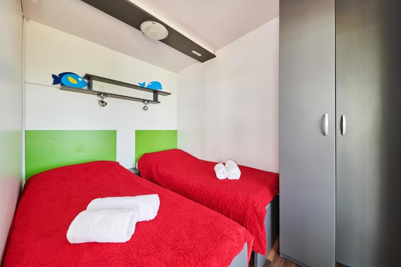 Superior Mobile Homes in Camping Kastanija Novigrad  Bagian luar foto